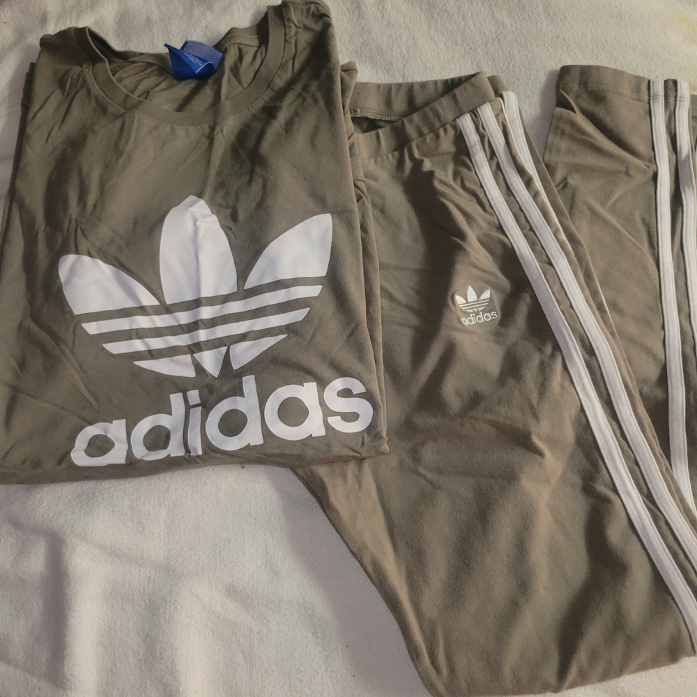 Adidas Green T-shirt and Leggings Set